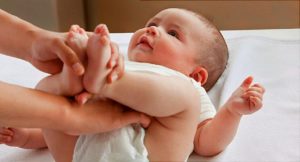 تعویض پوشک بچه-نکاتی درباره تعداد و زمان عوض کردن پوشک کودک و نوزاد